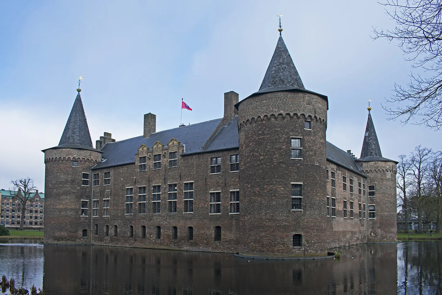 Kasteel Helmond met de slotgracht in Helmond